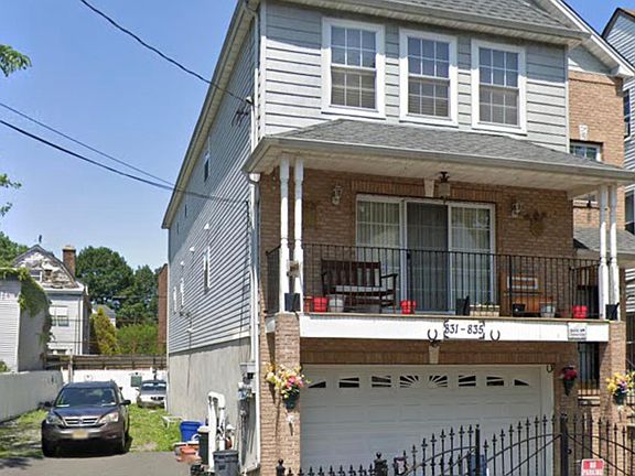 3rd image of 831-835 S 15th St #1
