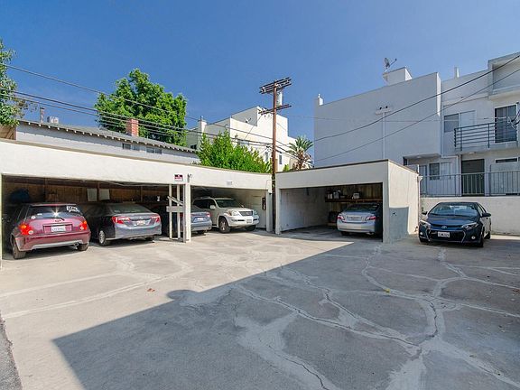 5th image of 11101 Camarillo St #9055165
