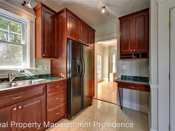 5th image of 23 Laurel Dr
