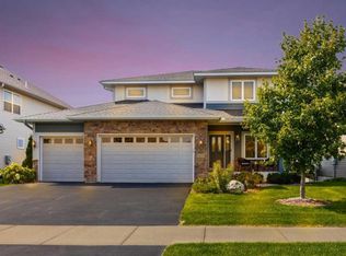 9170 Degler Cir, Chanhassen, MN 55317