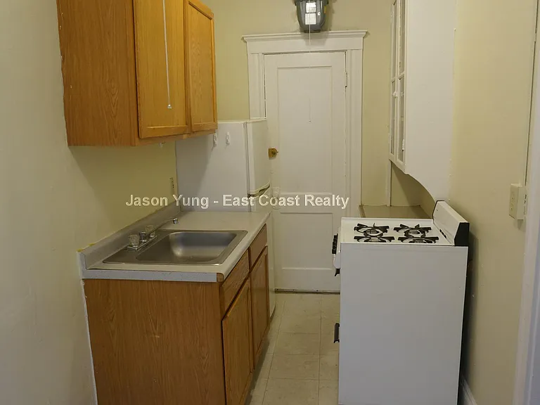 220 Kelton St #9 — Photo 6