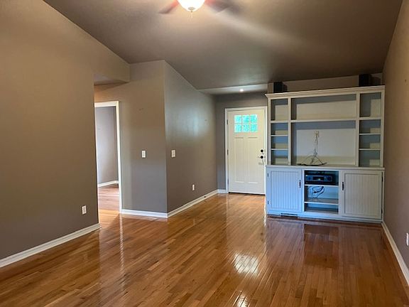 3rd image of 35 Brierfield Ln