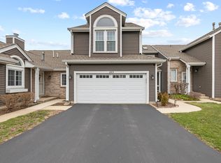 145 E Raleigh Ct, Bloomingdale, IL 60108
