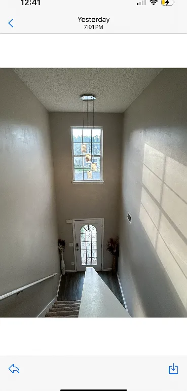 3 bed, 2.5 bath, 1814 sqft, $2,100 — Photo 3