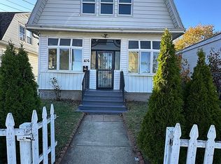 406 Newhall St, Hamden, CT 06511