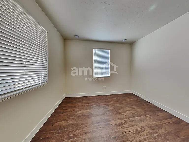 1336 N Alderleaf Ave — Photo 9