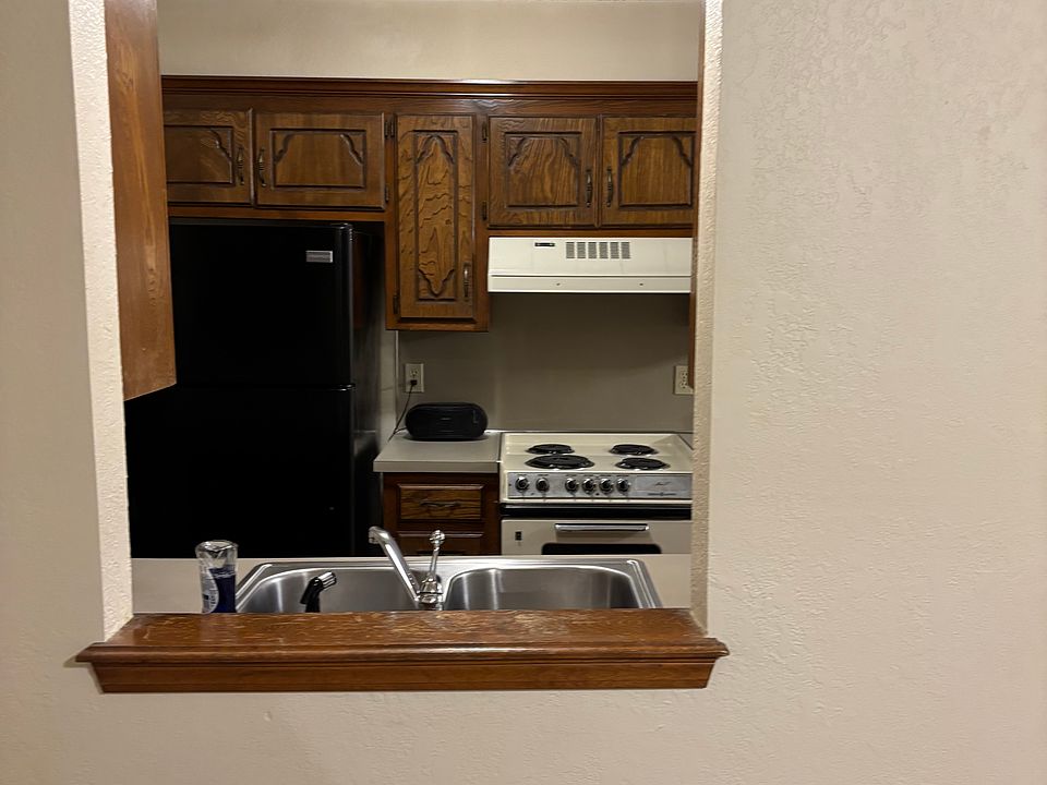 1st image of 2432 SW 90th Pl