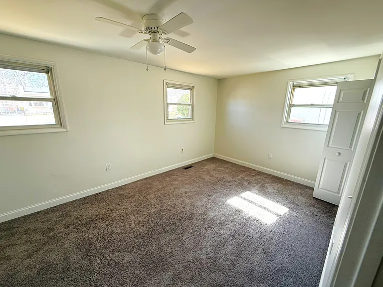 240 Federalsburg S — Photo 14