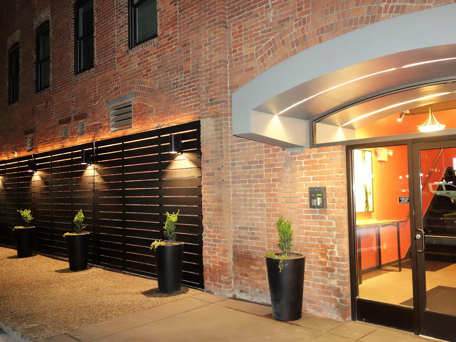 2 bed, 1105 sqft, $2,100 — Photo 3