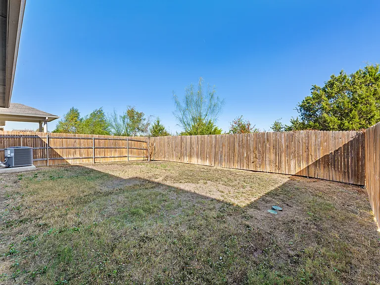 2920 Tweedy Trl — Photo 22