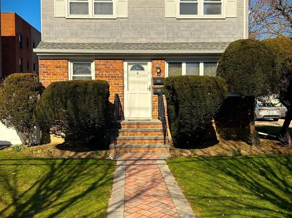 49 E Hawthorne Avenue, Valley Stream, NY 11580