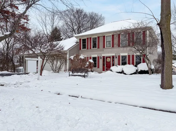 833 E Sterling Ave, West Chicago, IL 60185