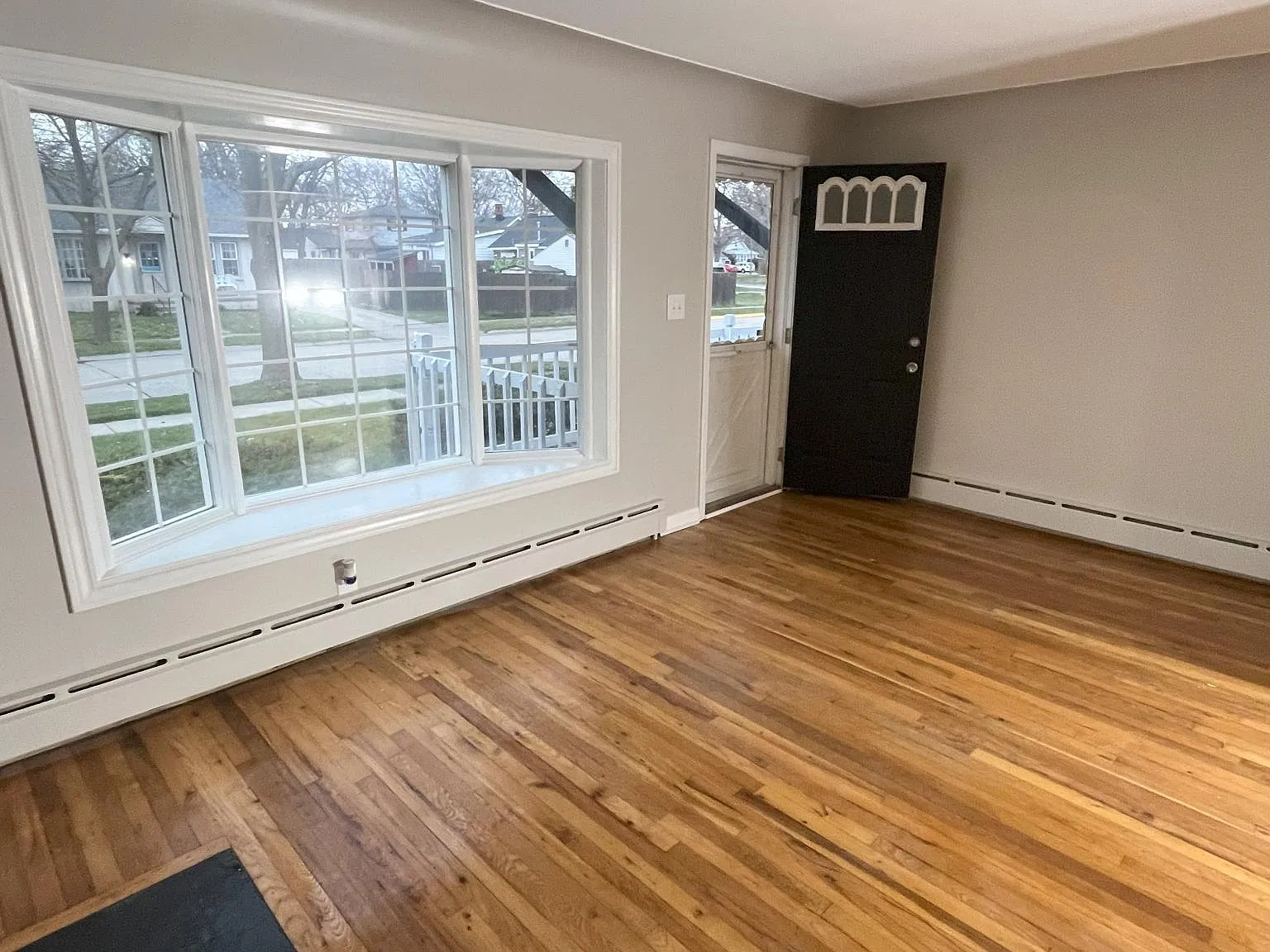 2 bed, 1000 sqft, $1,900 — Photo 3