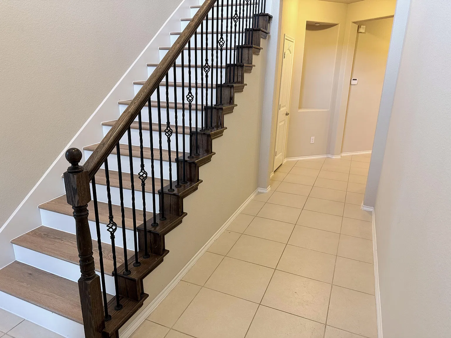 3 bed, 2.5 bath, 2223 sqft, $2,500 — Photo 4