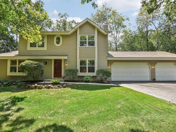 420 Prairie View DRIVE, North Prairie, WI 53153