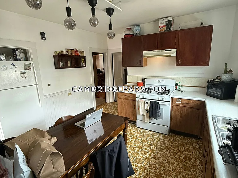 9 Roberts Rd #3 — Photo 3