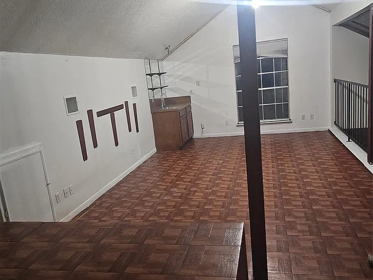 4011 Alshire Dr — Photo 30