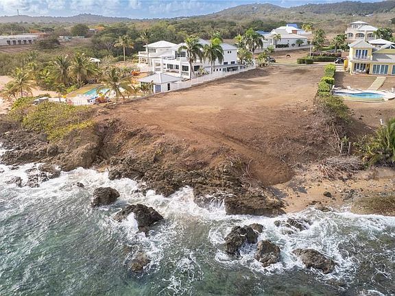 3rd image of 6 BEACH VILLAGE