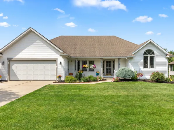 4143 Bulrush Dr NW, Grand Rapids, MI 49534