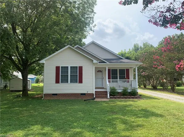 1502 Durham St, Burlington, NC 27217