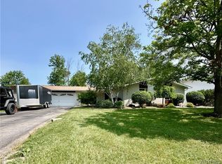 860 Oxbow Ln, Lewiston, NY