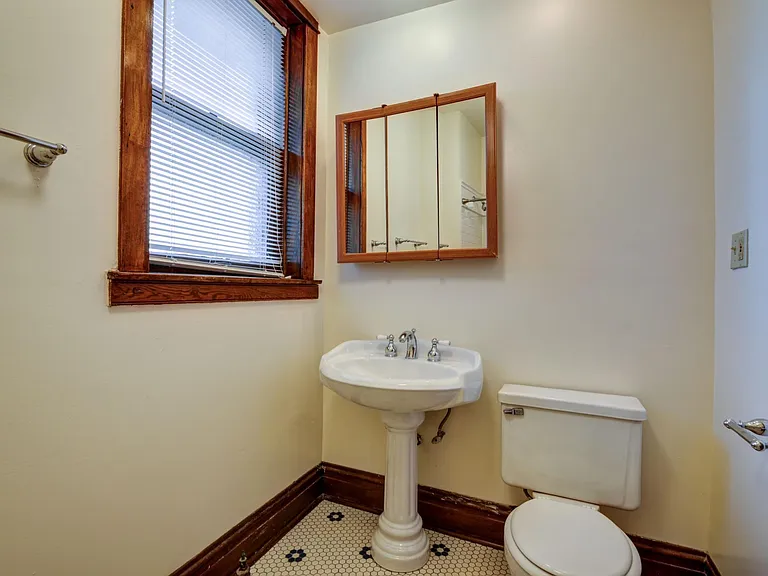 1340 W Waveland Ave #2 — Photo 8