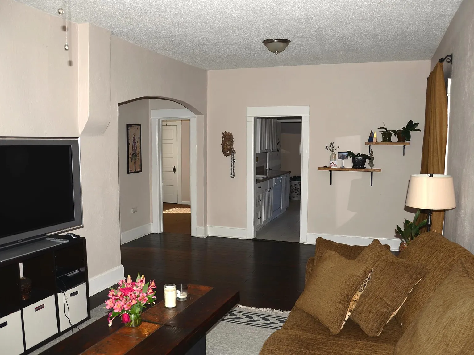 2 bed, 950 sqft, $2,300 — Photo 2