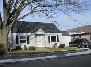 150 Ridgewood Rd, Pawtucket, RI 02861