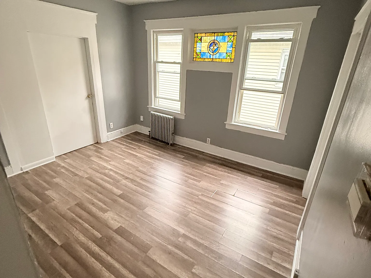 3 bed, 1100 sqft, $2,400 — Photo 3