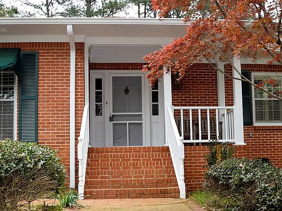 3rd image of 1408 Pinecrest Dr