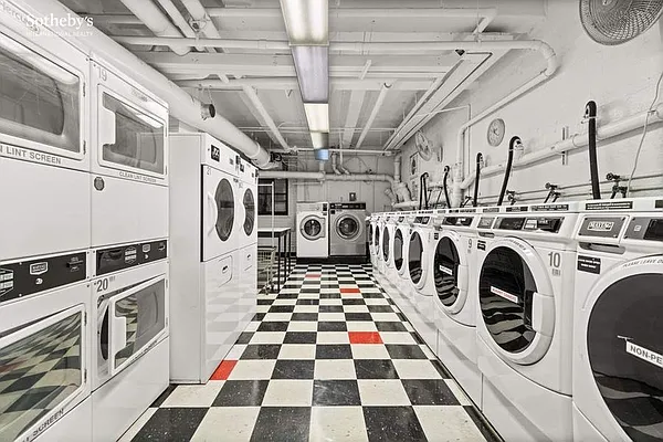 Sold by Sotheby's International Realty | media 9