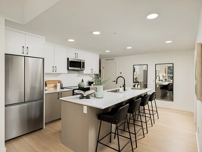 1131 Lawrence Ave — Photo 29