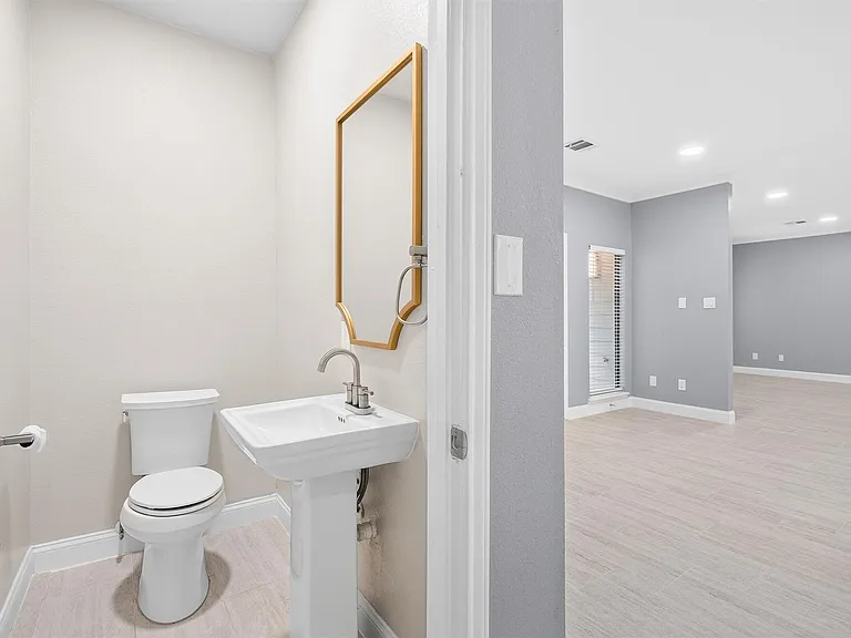 1032 Townplace St — Photo 14