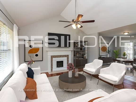 4th image of 8 Chelsea Ln