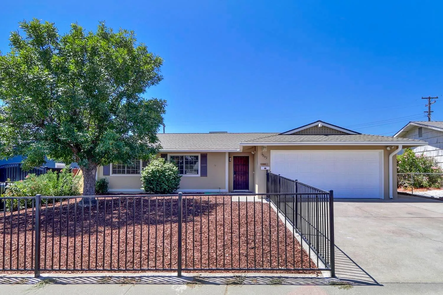4042 Cortright Way photo 1