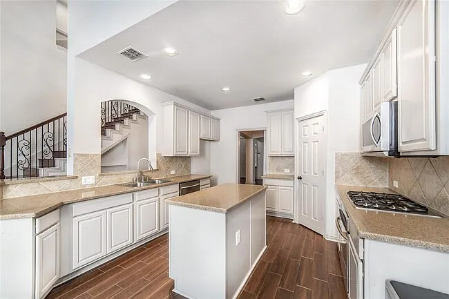 3616 Timothy Dr — Photo 8