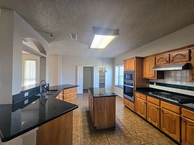 214 Glen Ridge Dr — Photo 3