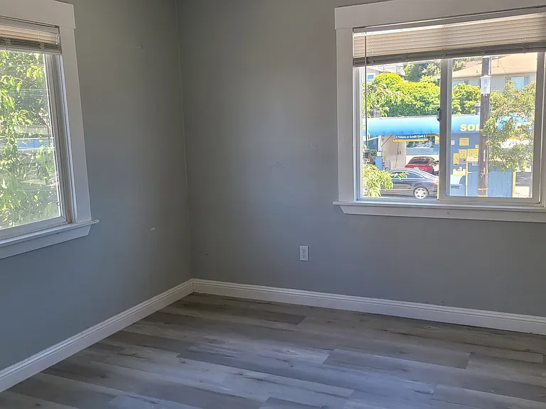 3089 Macarthur Blvd #5 — Photo 11