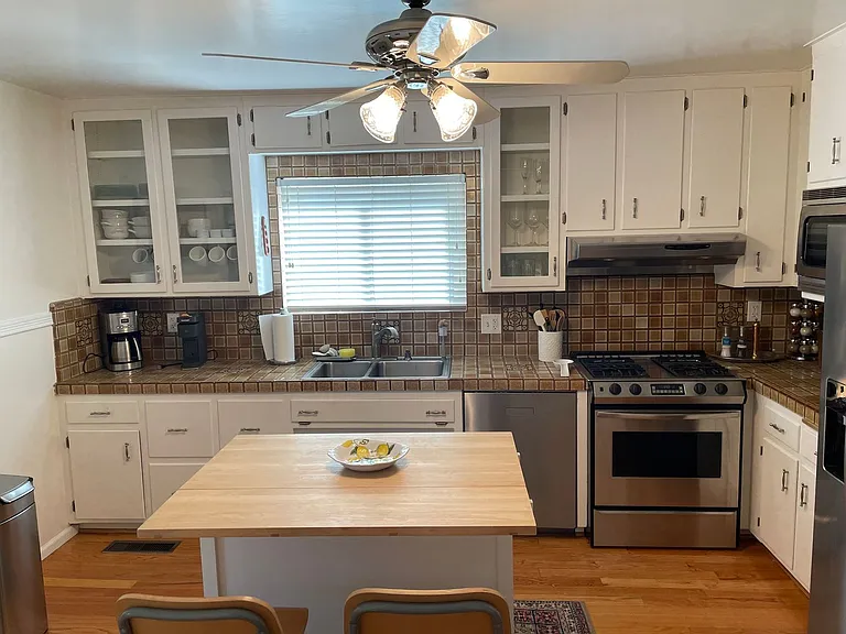 4633 V St — Photo 14