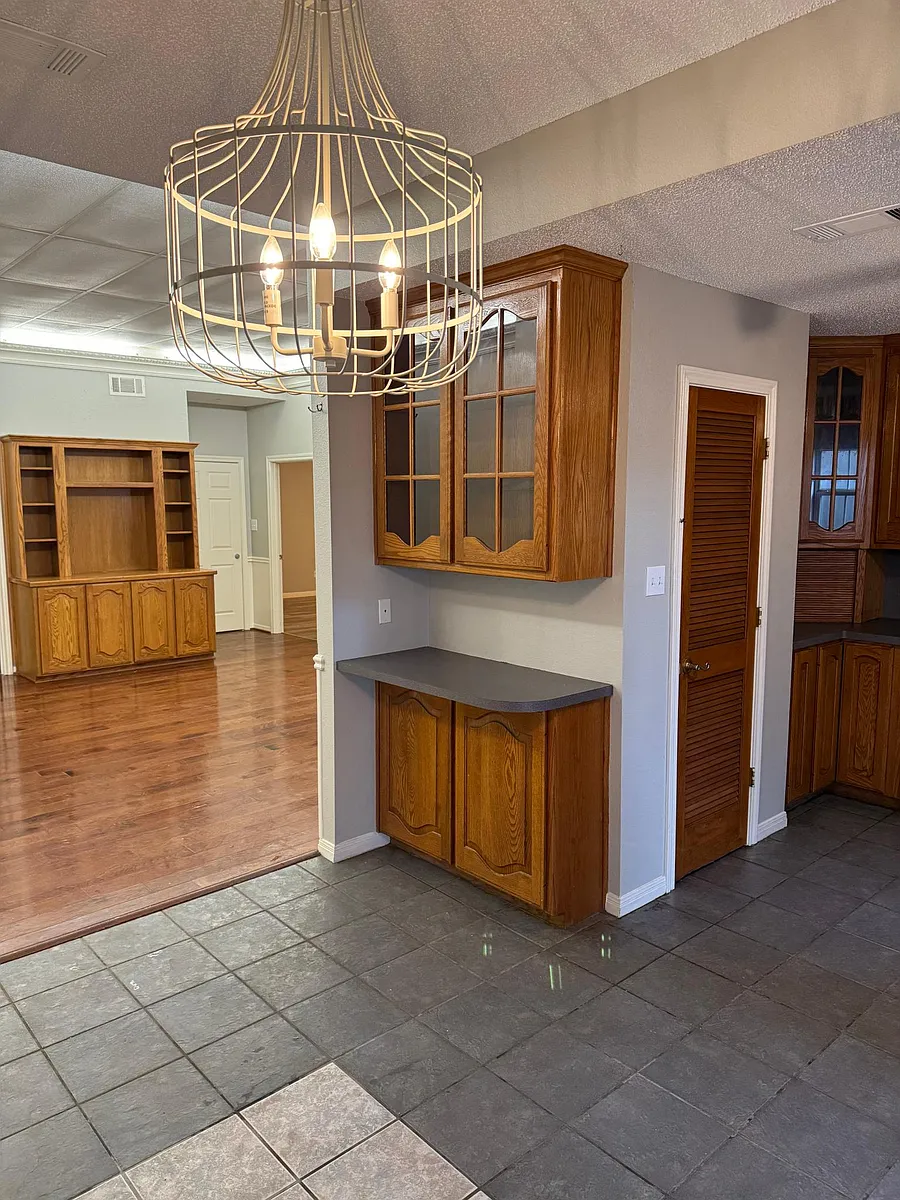 Building Photo - 105 Lyndon Dr