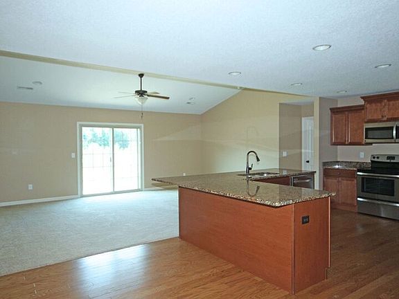 4th image of 316 Lockeland Park Dr