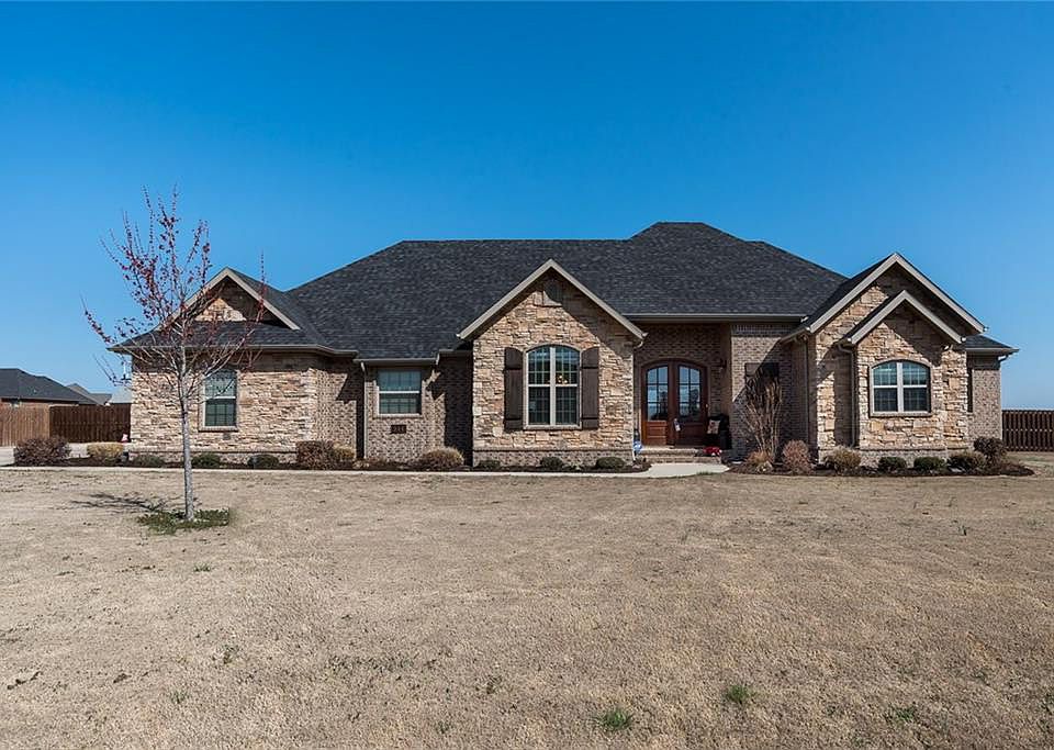 1st image of 344 Claybrook Dr