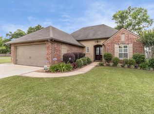 803 Flambant Dr, Broussard, LA 70518