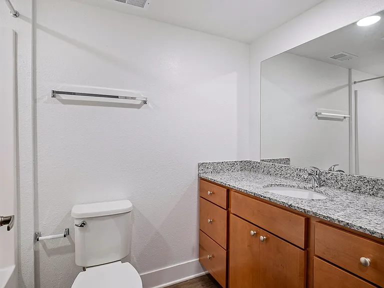 Coopers Landing Apartments — Photo 57
