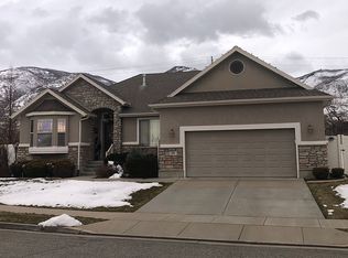 35 S Cara Vella Ln, Centerville, UT 84014