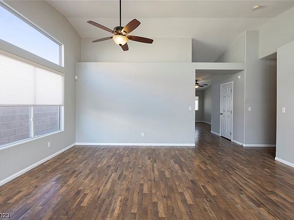 5th image of 3728 Blairmoor St