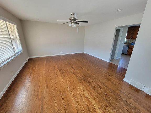 2nd image of 1423 Silver Creek Ln