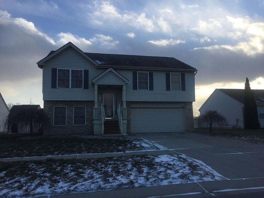 1st image of 706 Loyola Dr