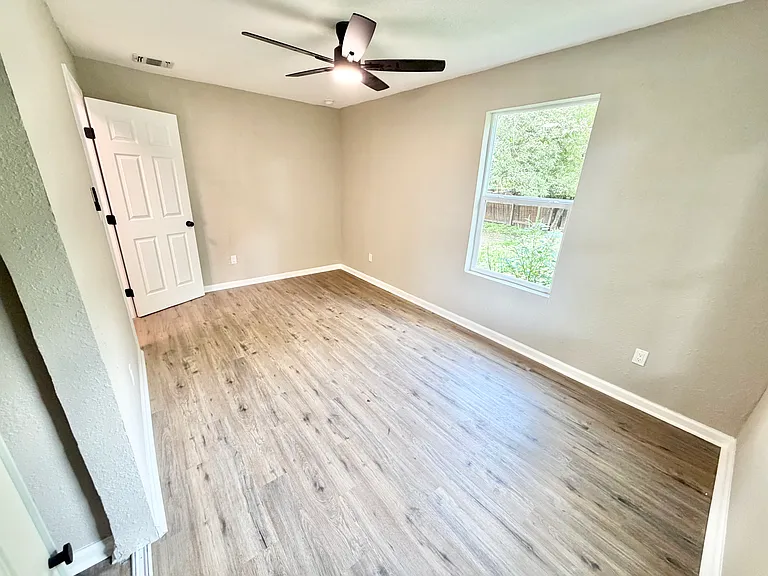 310 N Gevers St — Photo 22