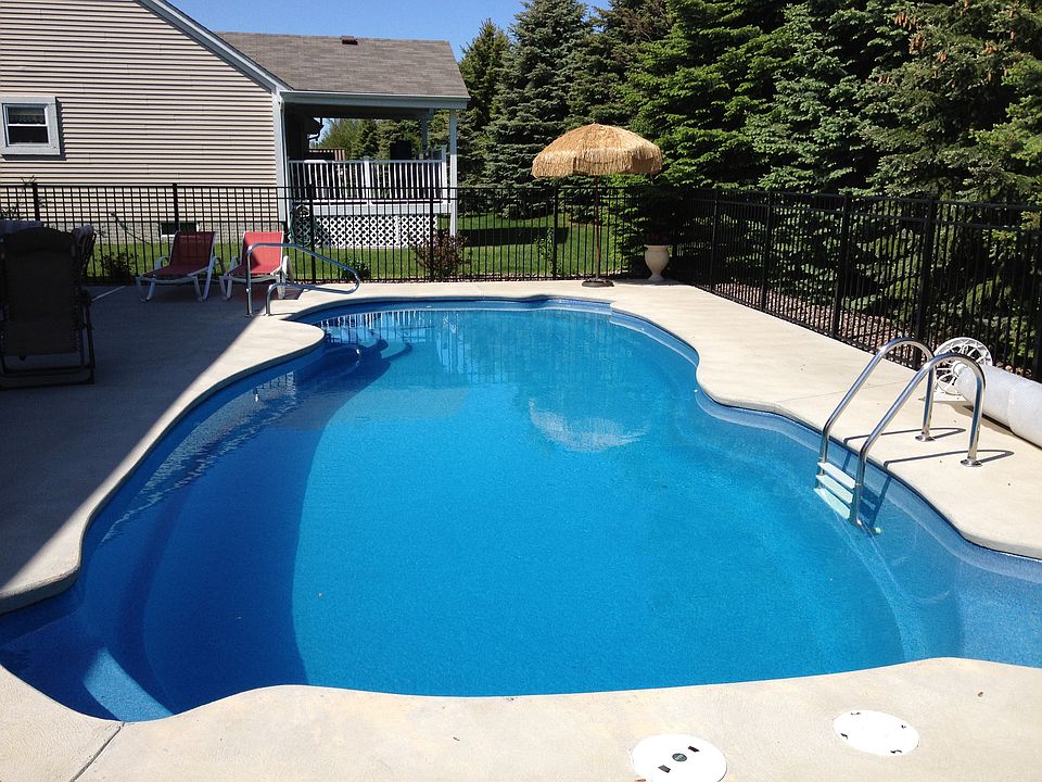 Fiberglass In-ground Pool